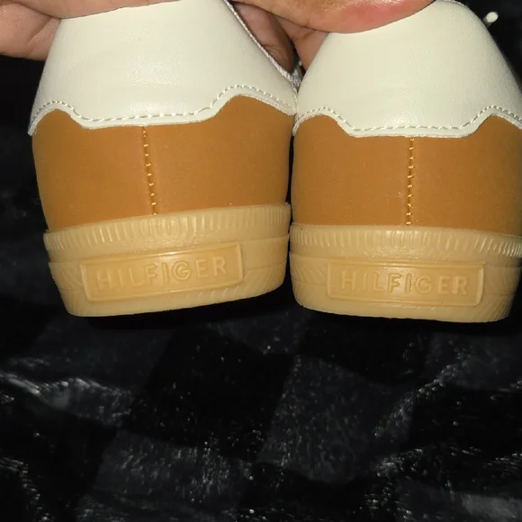 NEW Women's Tan Sneakers - Picture 5 of 12